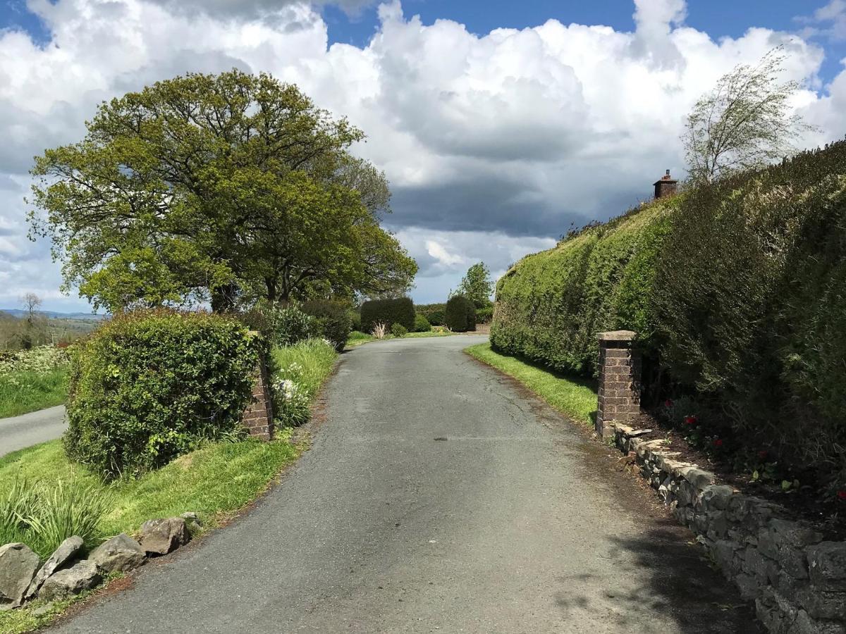 Berwyn View Villa Welshpool Exterior photo